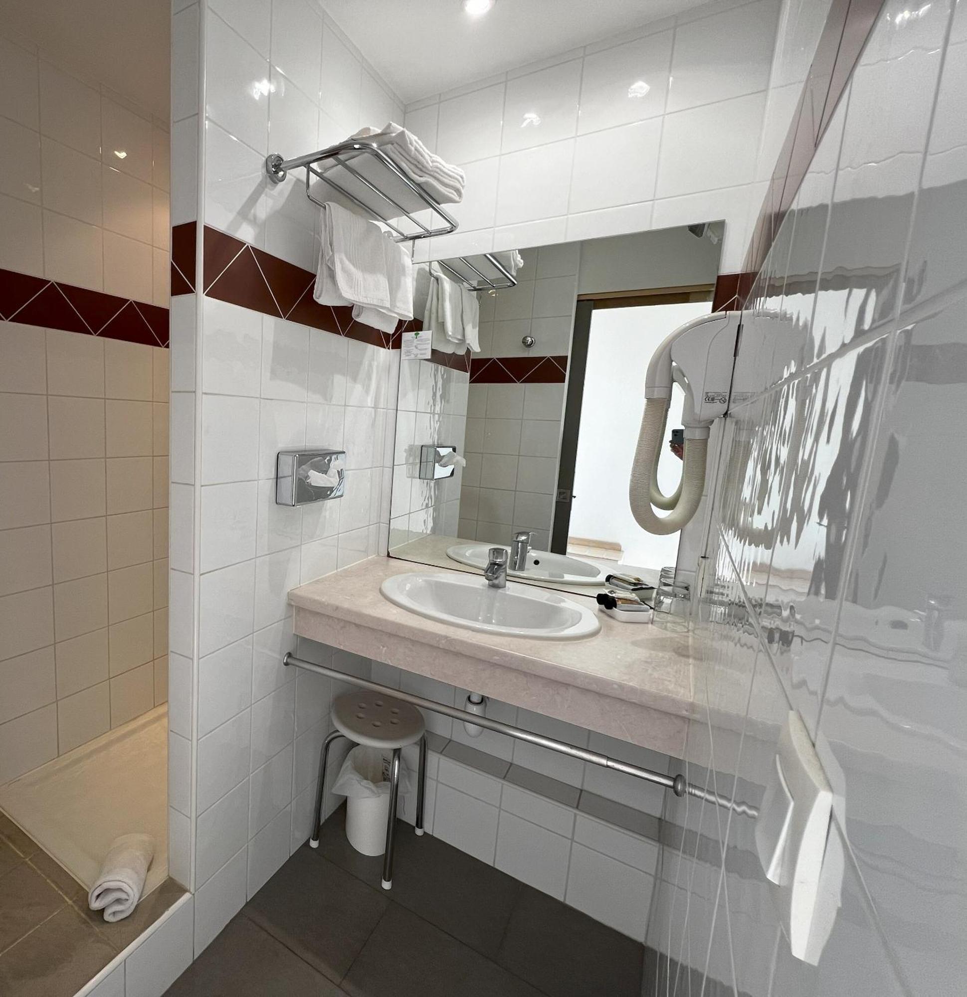 Hotel Les Nevons L'Isle-sur-la-Sorgue Phòng bức ảnh