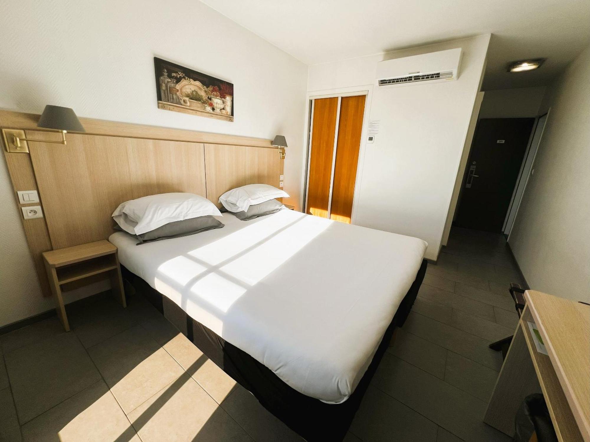 Hotel Les Nevons L'Isle-sur-la-Sorgue Phòng bức ảnh